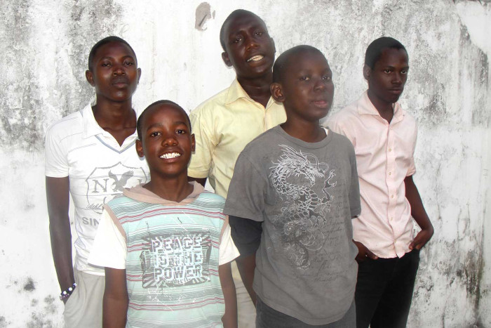 Die Kinder des Waisenheims Ngiya